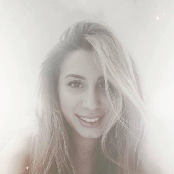 Poshmark profile picture for @mahii